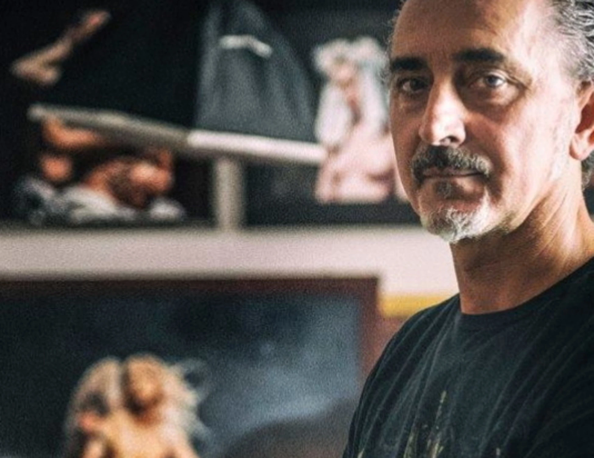 Garlasco, accuse di satanismo e insulti: il pittore finito alla gogna querela tutti