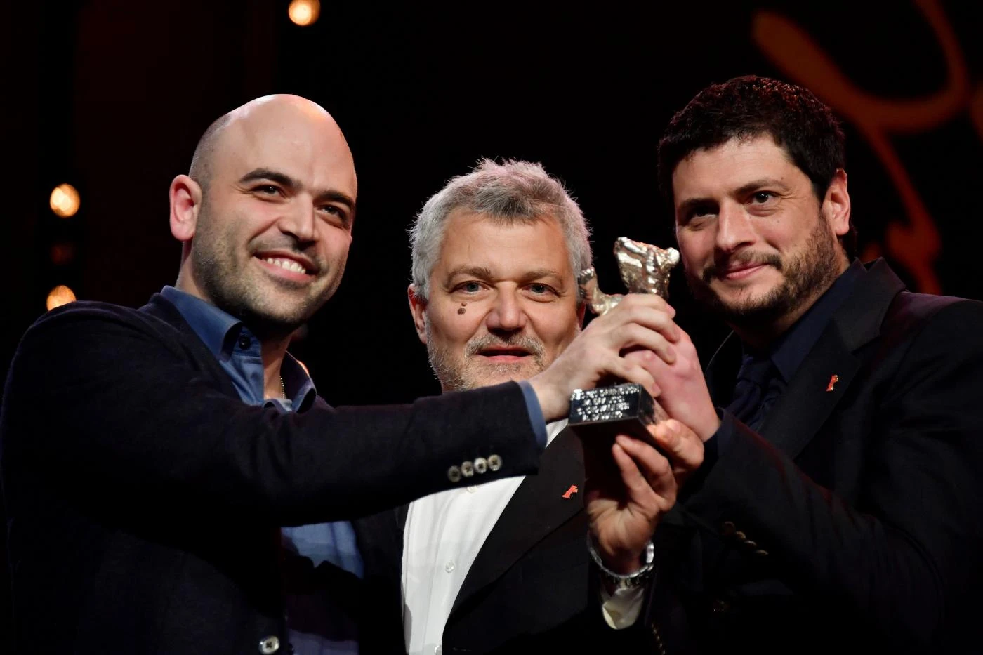 Roberto Saviano premiato a Berlino, "lo dedico alle Ong". Un'ossessione chiamata Matteo Salvini