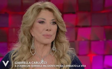 Gabriella Carlucci esalta Giorgia Meloni: "Sì per favore!", sinistra a pezzi