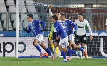 Serie A, il Como batte il Sassuolo per 2-0: Fabregas aggancia l'Inter