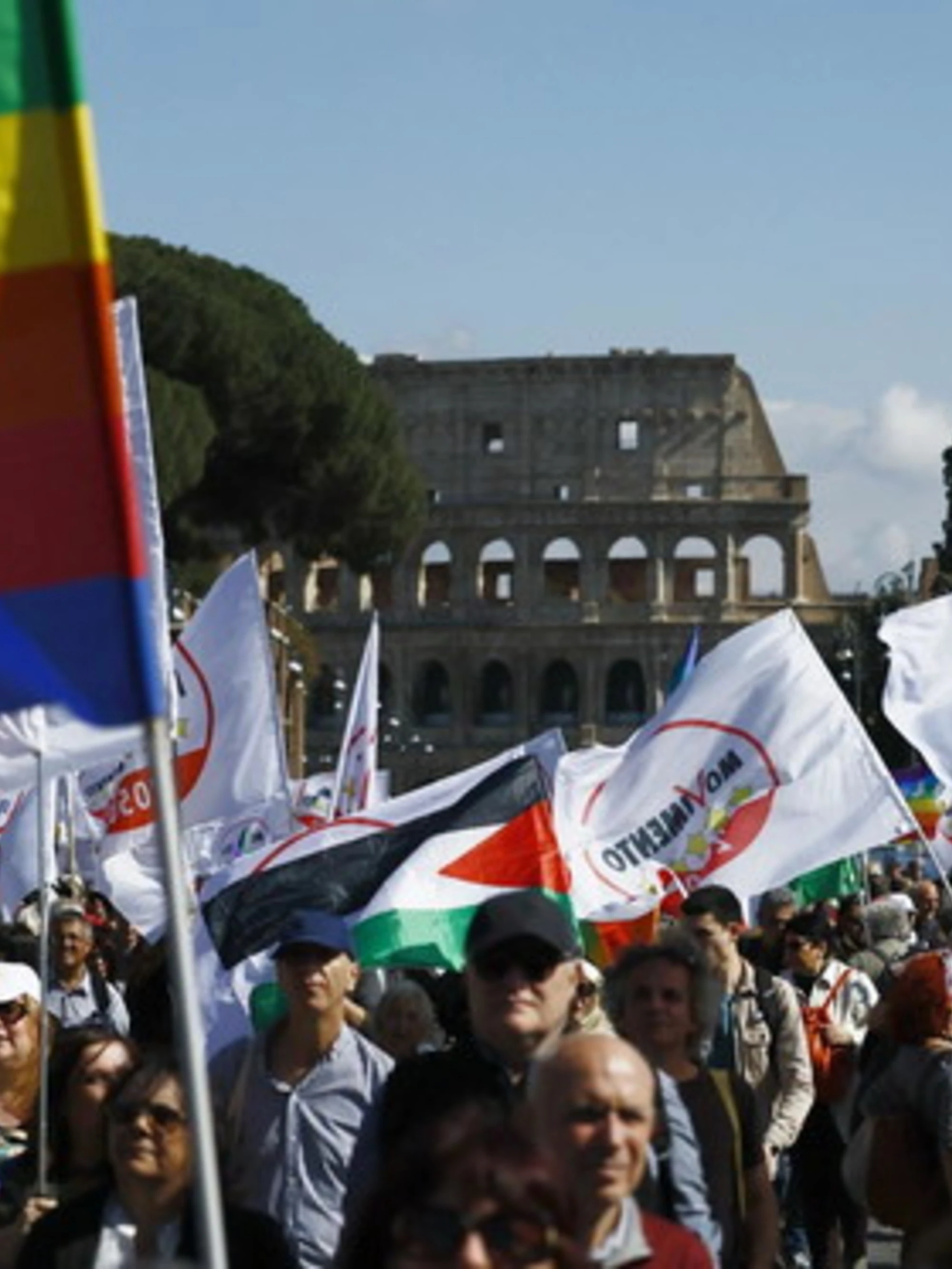 M5s, "100mila in piazza"? Ecco la prima pagina del "Fatto": che imbarazzo...