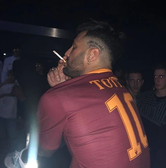 Ilary Blasi, l'ultimo messaggio di Fabrizio Corona: come si mostra in discoteca