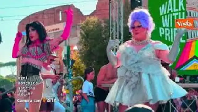 Leggi l'articolo: Pride Roma su Camera con Vista su La7 di Alexander Jakhnagiev