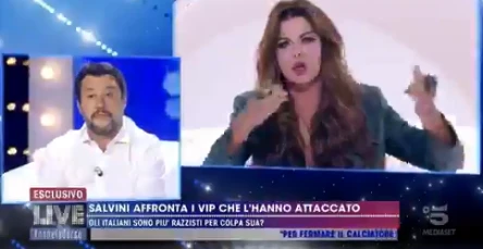 Live - Non è la d'Urso, Matteo Salvini contro tutti. La Parietti e la piccola svista: "Lei ha solo il 22%"