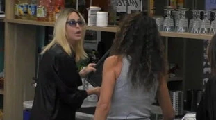 Grande Fratello Vip, minacce di morte e rissa: "Abbassa la cresta". Stefania Orlando reagisce alla De Grenet, disastro su Canale 5