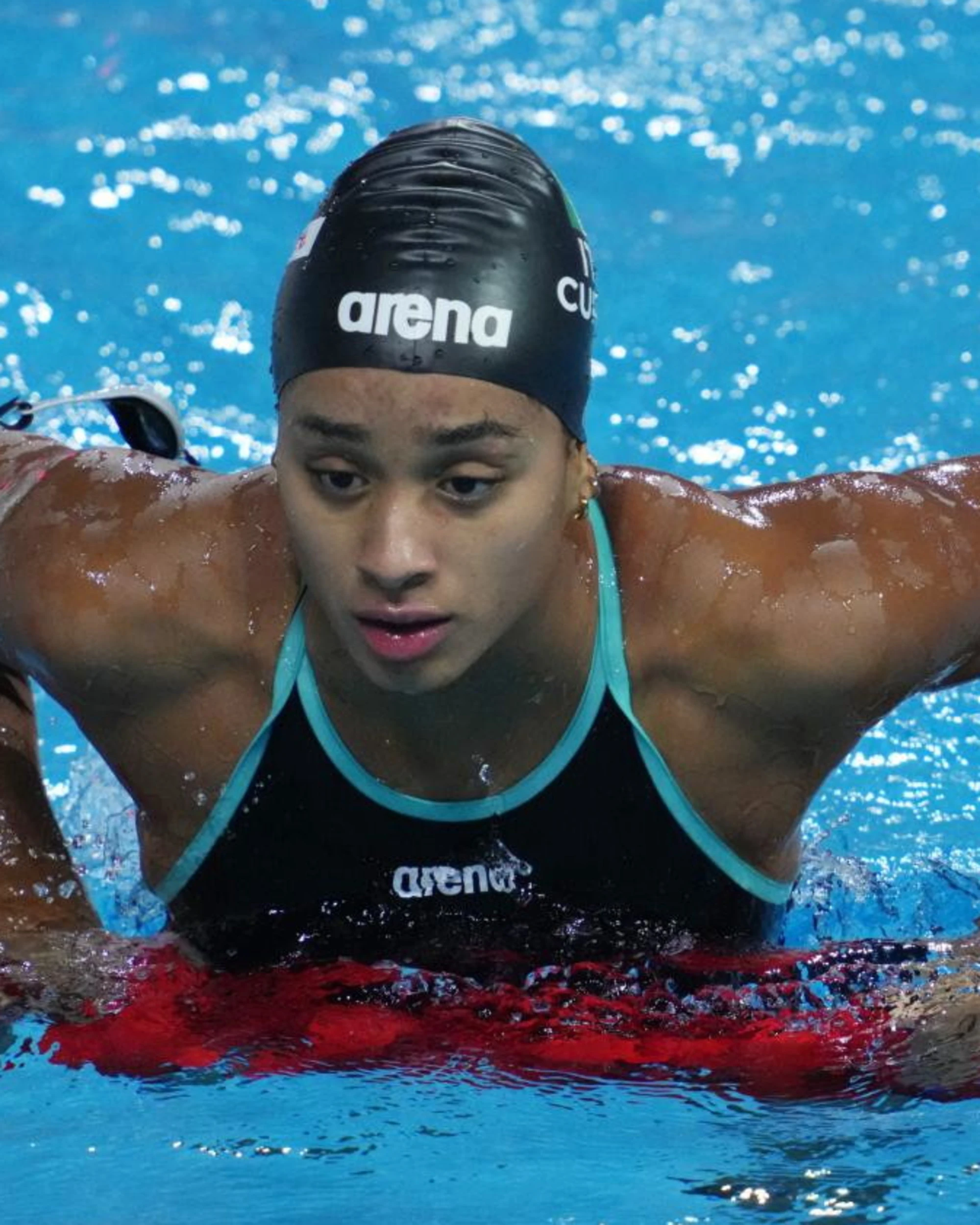 Sara Curtis lascia l'Italia: svolta totale