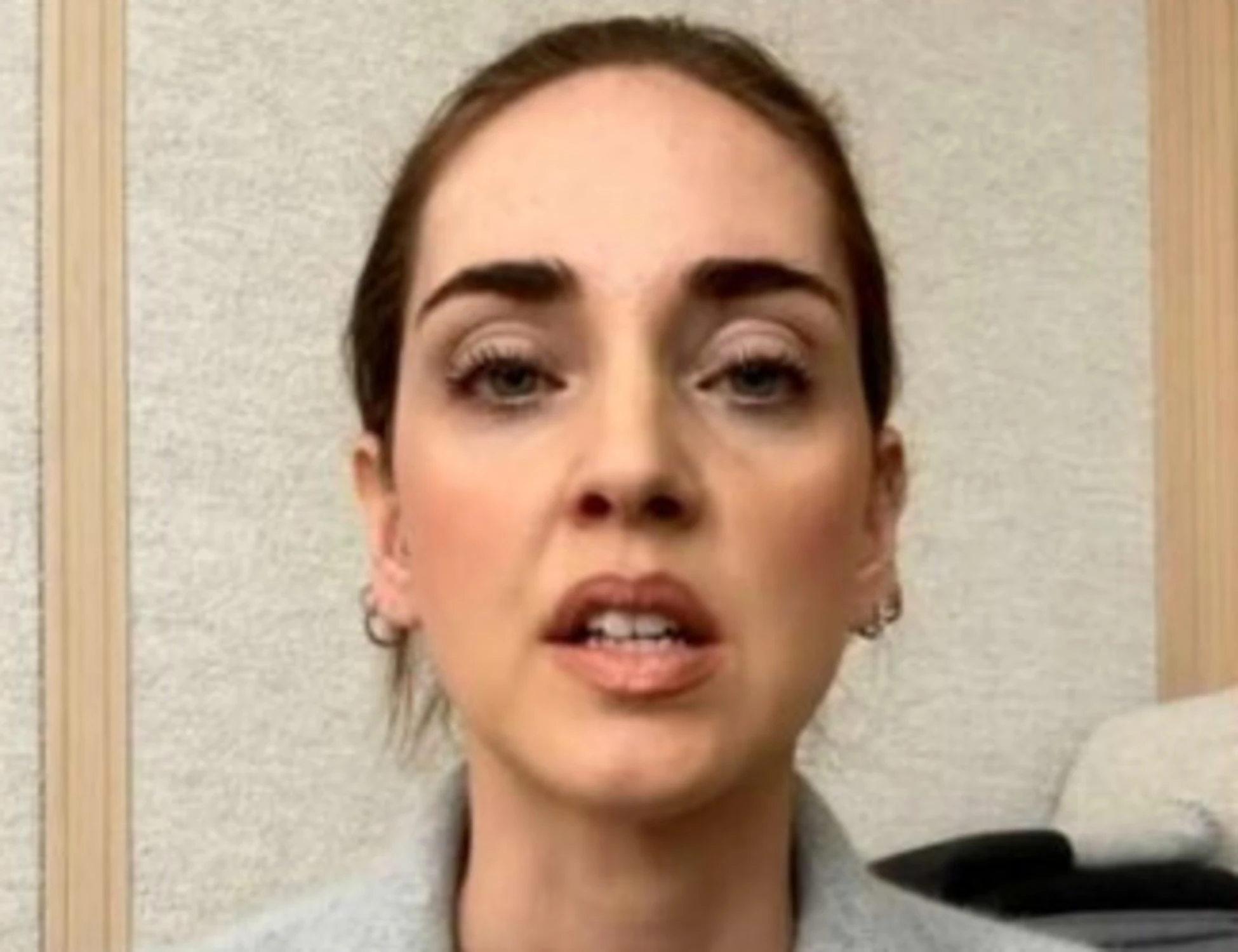 Chiara Ferragni costretta a "dimezzarsi lo stipendio": si mette male