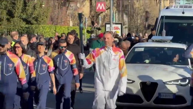 Milano-Cortina: La fiamma olimpica arriva a Milano