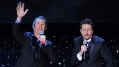 Quelli che... dopo il tg, cancellato il telegiornale satirico di Luca e Paolo: al suo posto un talk show