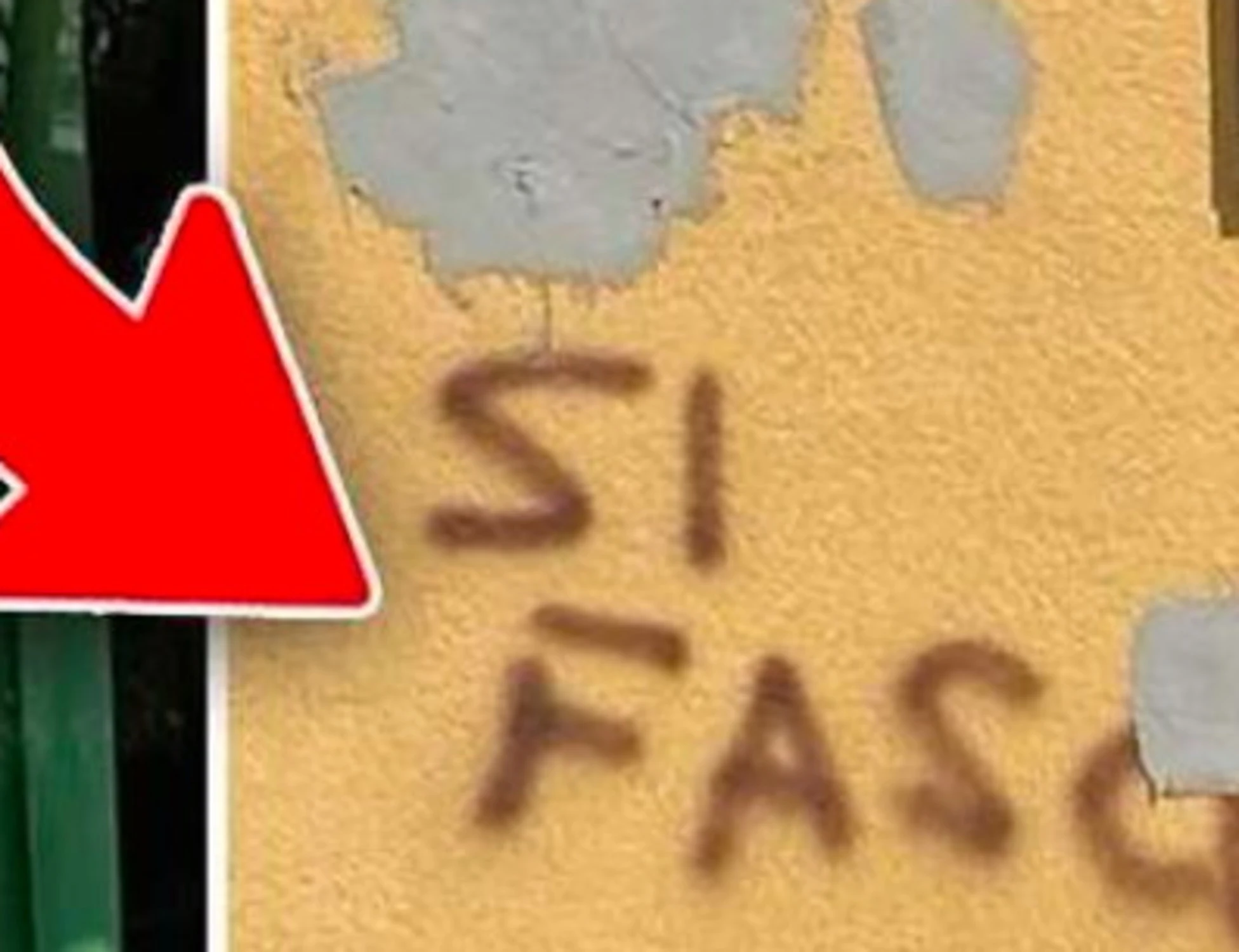 Pisa, strafalcione del Pd: "Scritte fasciste a scuola". Ma sono le indicazioni degli operai per i lavori