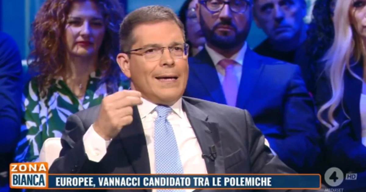 Zona Bianca, Daniele Capezzone: "I cinque autogol della sinistra sul generale Vannacci"