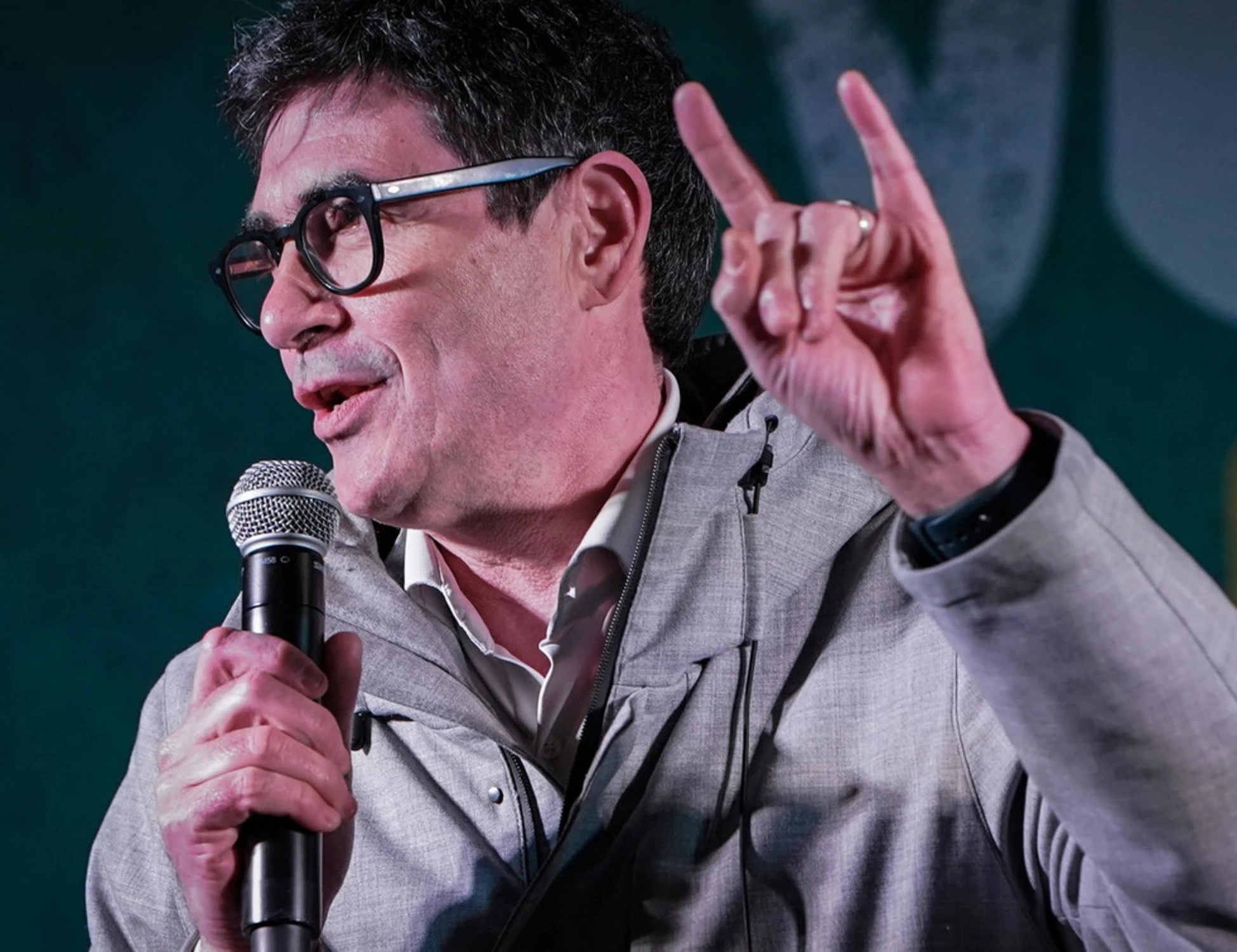 Nicola Fratoianni, "Meloni topo in fuga": l'insulto dopo l'attacco di Trump