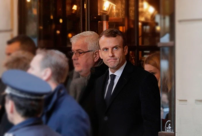 Emmanuel Macron, il politologo Stéphane Rozès: "Prometteva sovranità ma poi ha obbedito a Bruxelles"