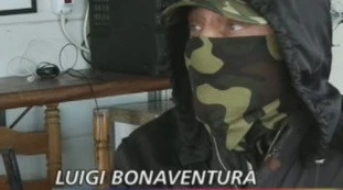 Striscia la Notizia, "l'unico che può svelarne i segreti". 'Ndrangheta, fino a dove si spinge Brumotti: drammatico faccia a faccia