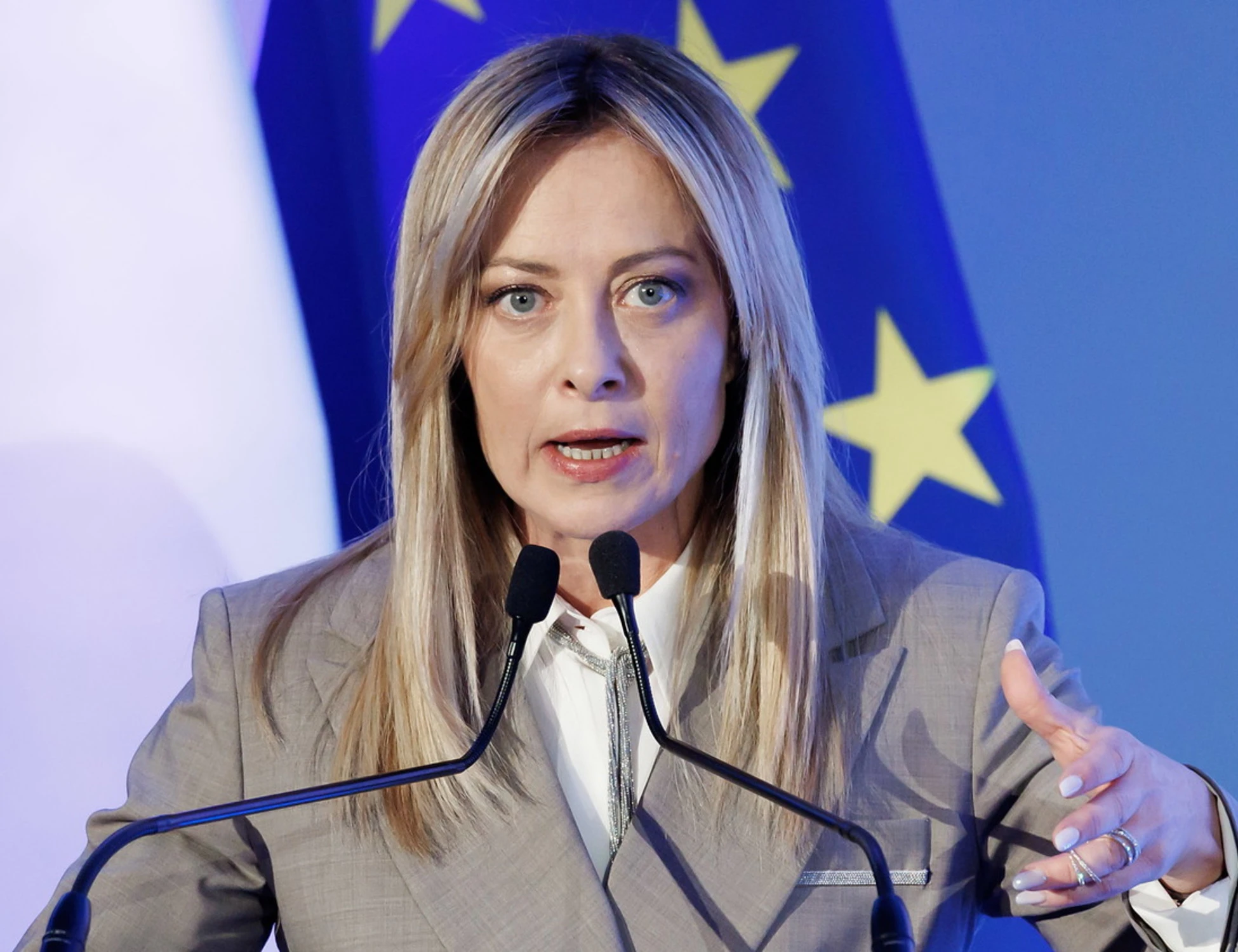 Giorgia Meloni sull'attacco al convoglio italiano Unifil: "Irresponsabile, Israele dovrà chiarire"