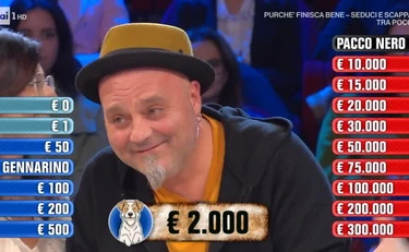 Affari Tuoi, clamoroso: ecco cosa fa il notaio durante la puntata