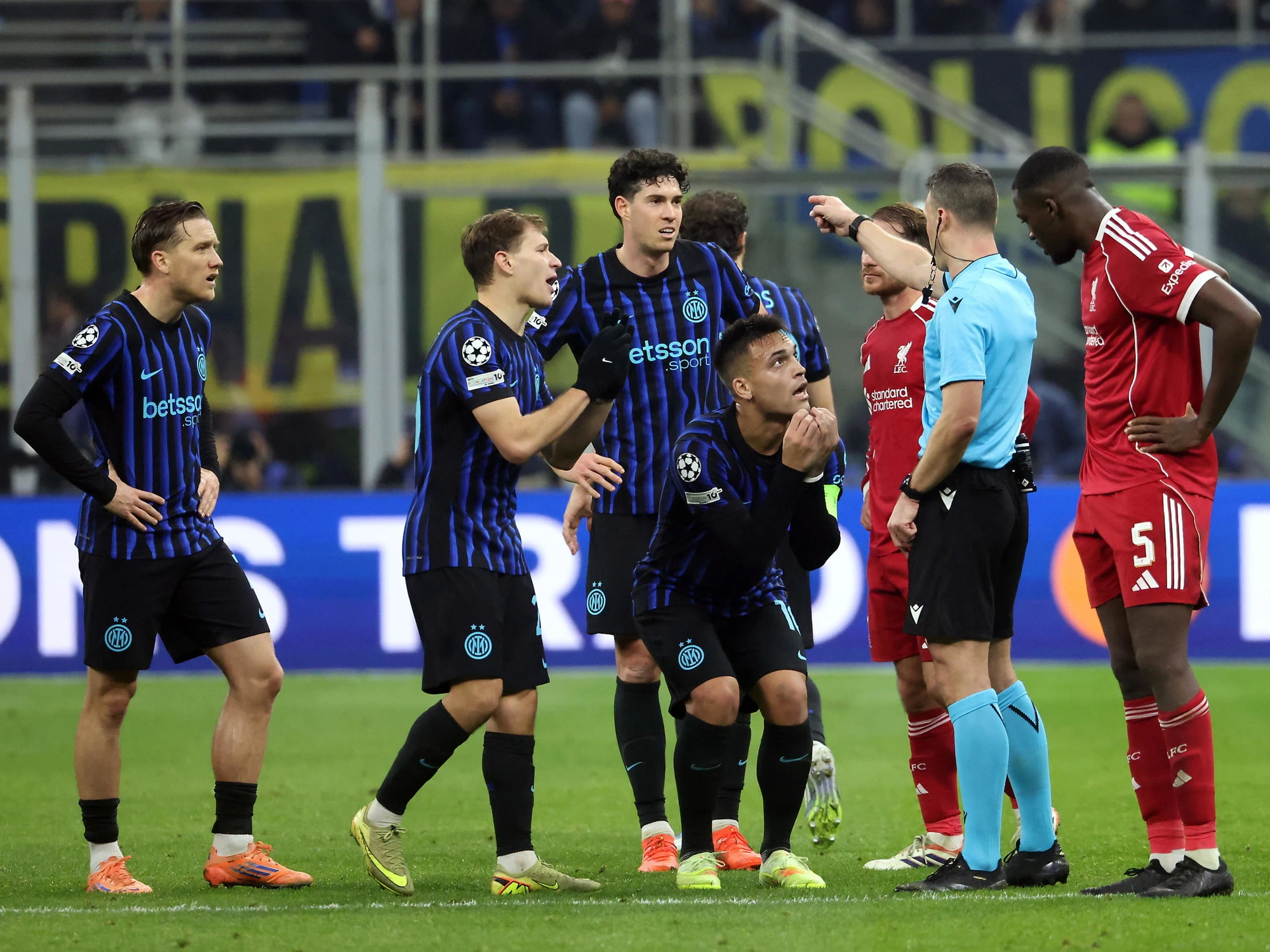 Champions League, il poker è servito: cosa può accadere