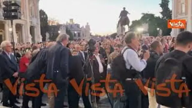 Leggi l'articolo: Abbraccio tra Schlein e Magi alla veglia per Emma Bonino in piazza del Campidoglio