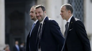 Salvini si riprende l'immigrazione: il piano per risalire nei sondaggi
