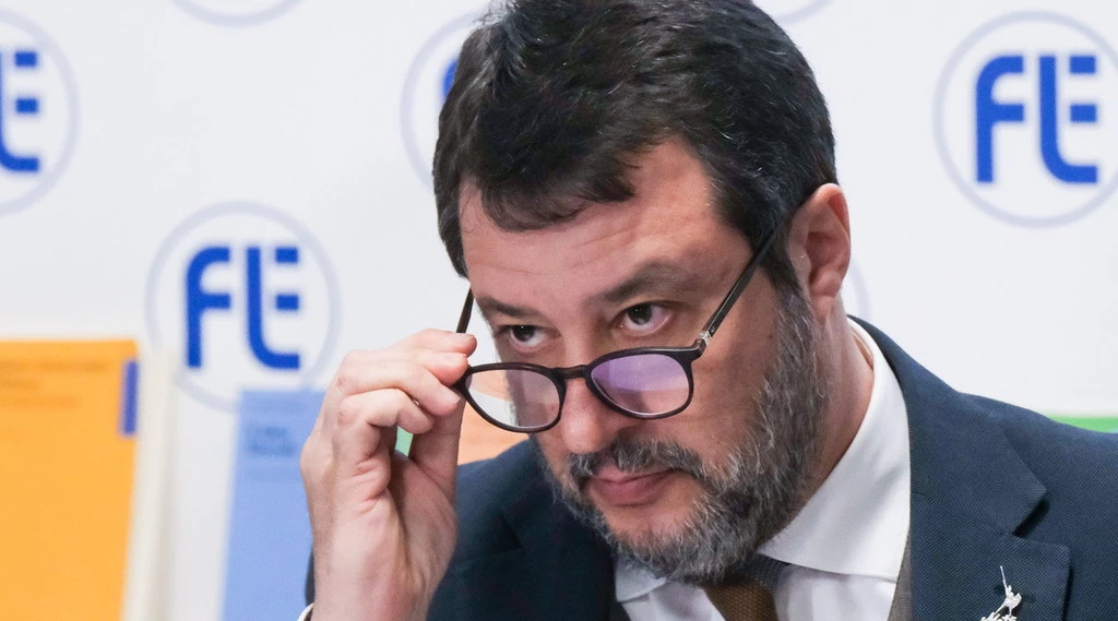 Salvini sul generale Vannacci: "Comprerò il libro, no al Grande fratello italiano"