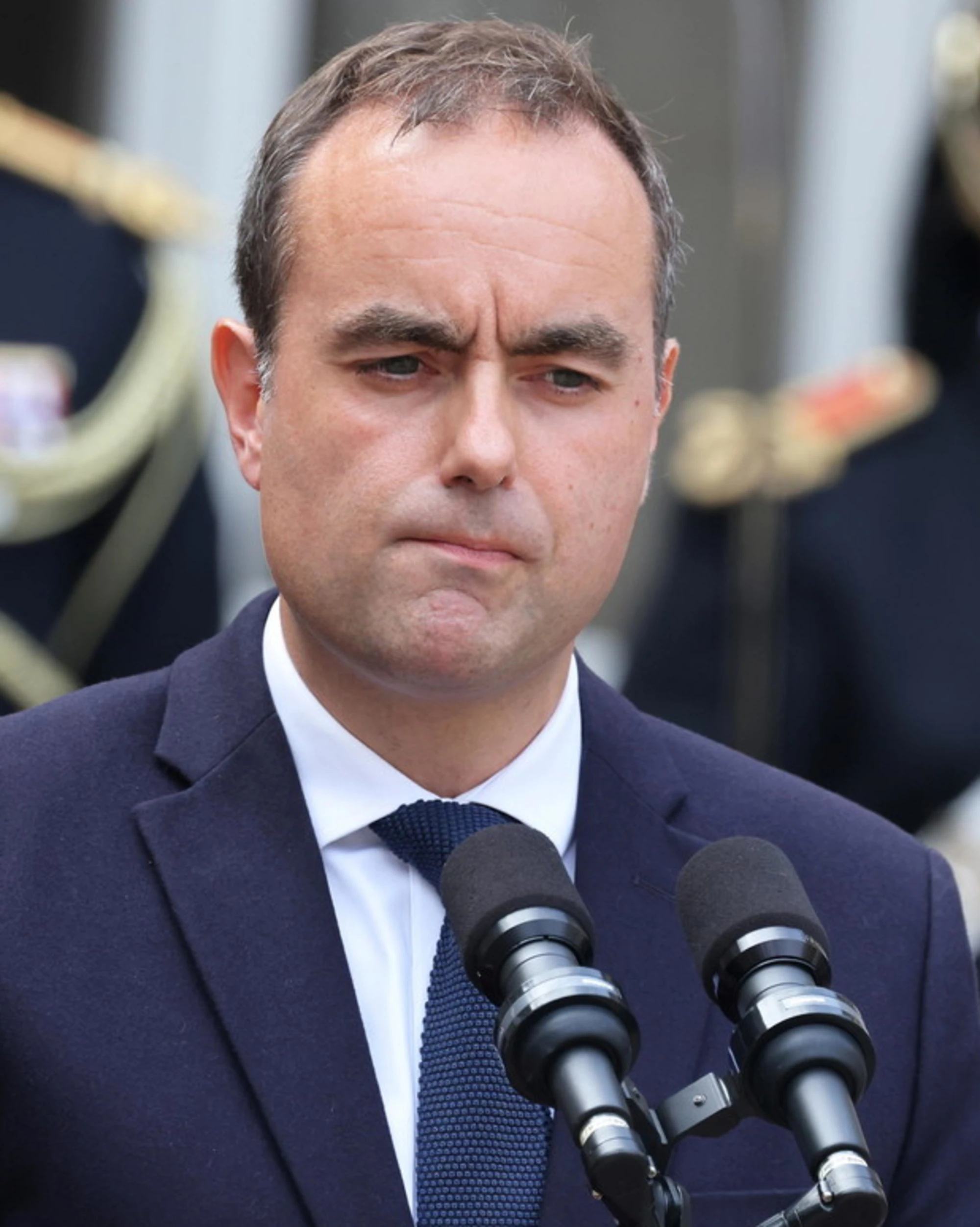 Lecornu, il master fantasma: subito scandalo in Francia