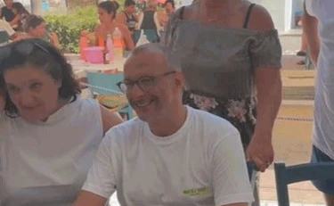 Ricci, il grande tempismo: tour elettorale nei lidi deserti