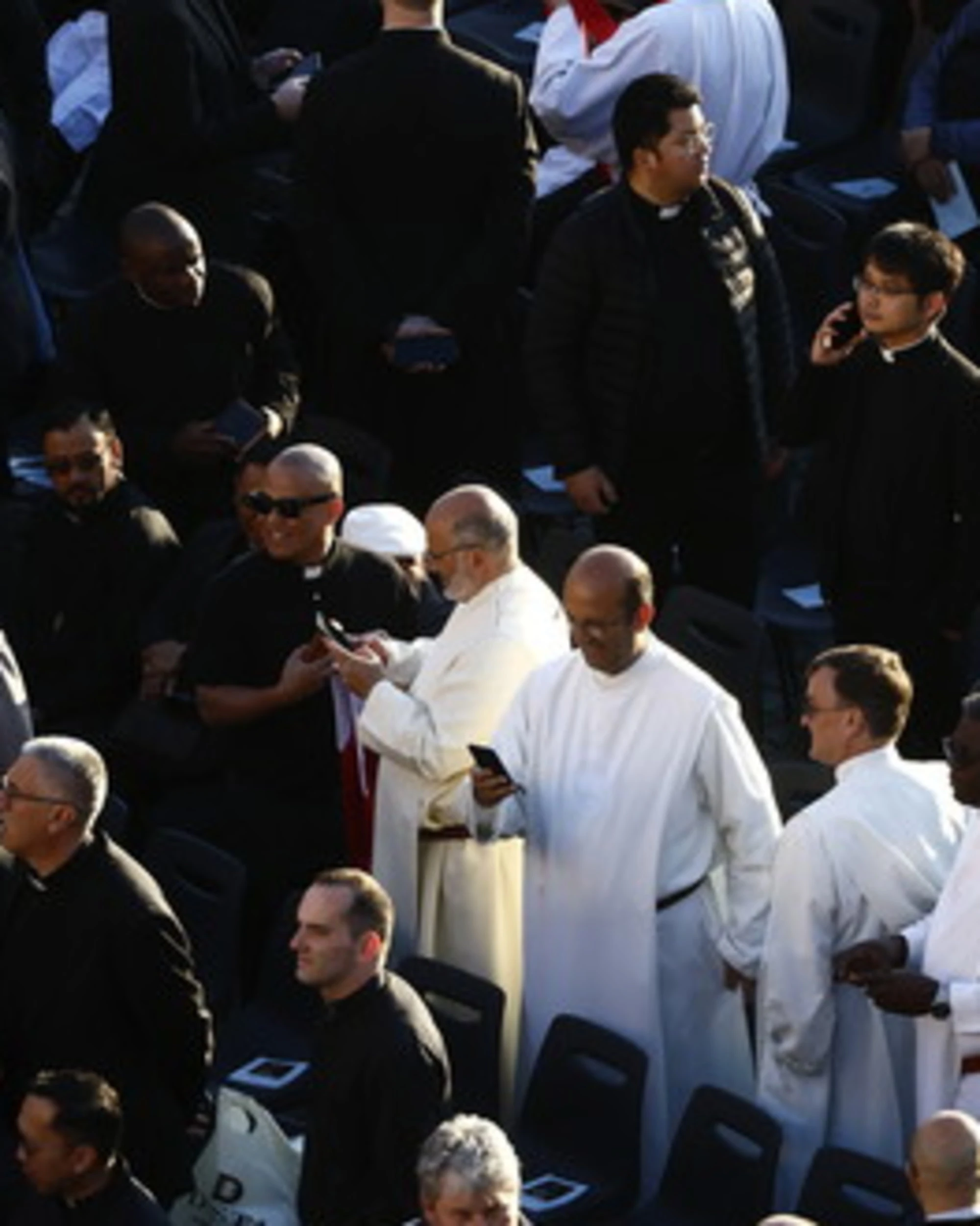 Papa Francesco, Stroppa ai funerali: "Vedo ex ministri ridere"