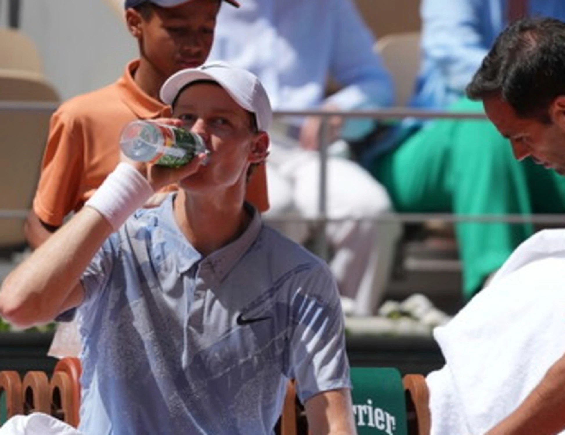 Sinner, la pelle chiara e l'indice Wbgt: l'ultima teoria sul crollo al Roland Garros