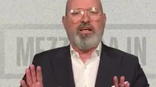Mezz'ora in più, Stefano Bonaccini avverte medici e infermieri no vax: "Sta per arrivare la decisione del governo"