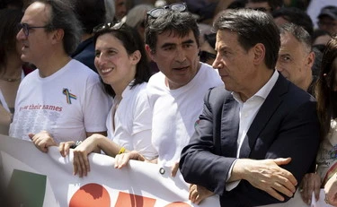 FdI spiana Schlein, Conte e Bonelli: "Voi siete quelli peggiori"