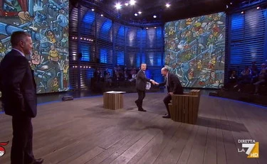 DiMartedì, "Metteteci Floris": Bersani, la legnata a Elly in tv