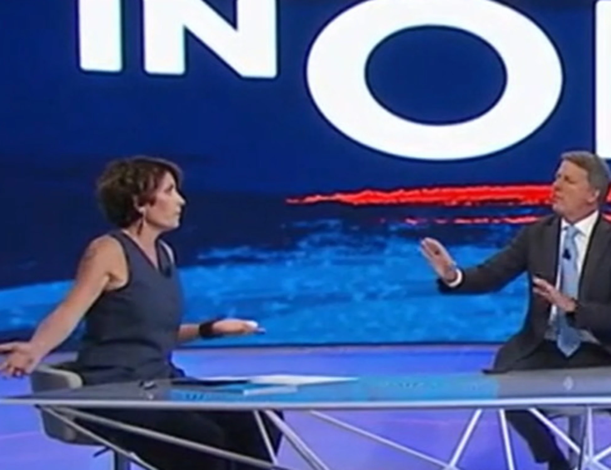 In Onda, duro scontro tra Renzi e Aprile: "Fate voi, perché sennò divento antipatica"