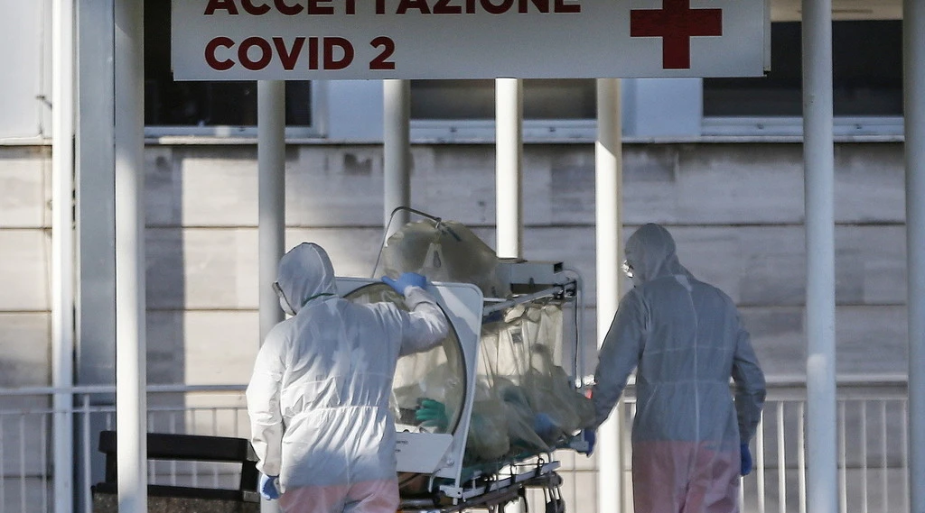 Coronavirus, il bollettino del 26 dicembre: 10.407 nuovi casi e 261 morti