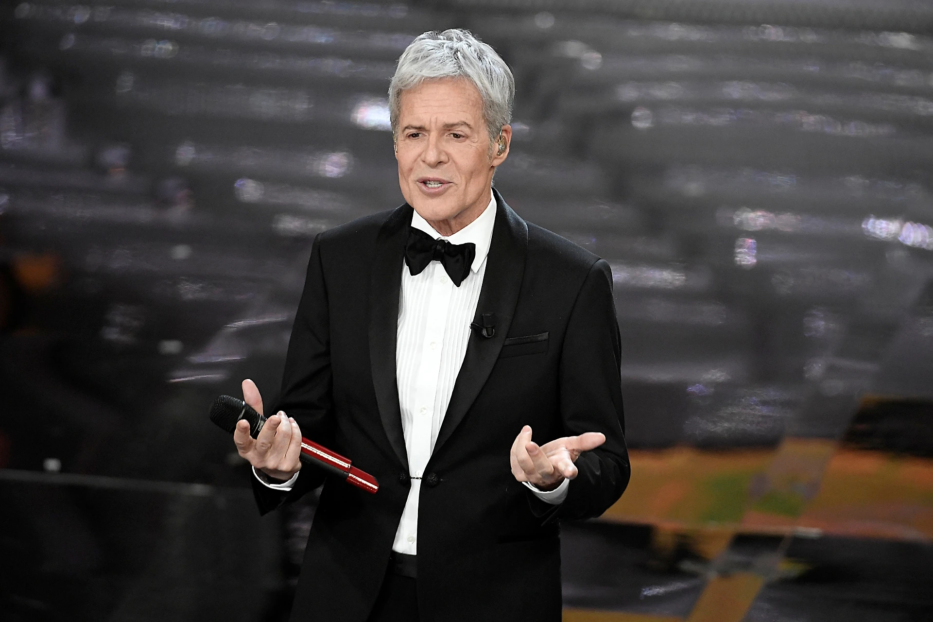 Sanremo 2018, così Claudio Baglioni incassa con la sigla del Festival e i duetti