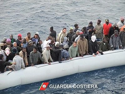 Oltre 70 immigrati salvati nel cosentino dalla Guardia Costiera: 16 in ospedale
