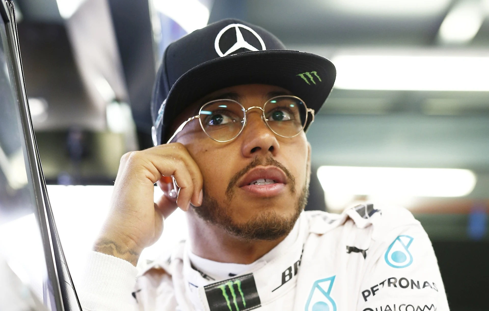 Hamilton, la frase che cambia la storia; "La Ferrari? Lo ammetto, sono eccitato"