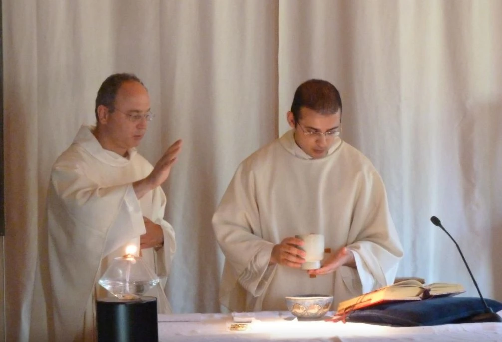 Bergamo, il prete contro Salvini: "Leghisti cristiani insignificanti", e piazza un Gesù nero nel presepe