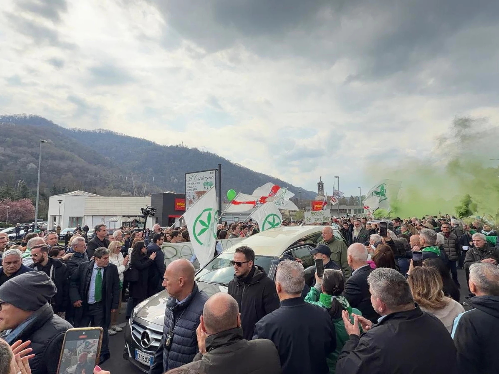 Umberto Bossi, che pena gli urlatori che usano il Senatùr contro la sua Lega