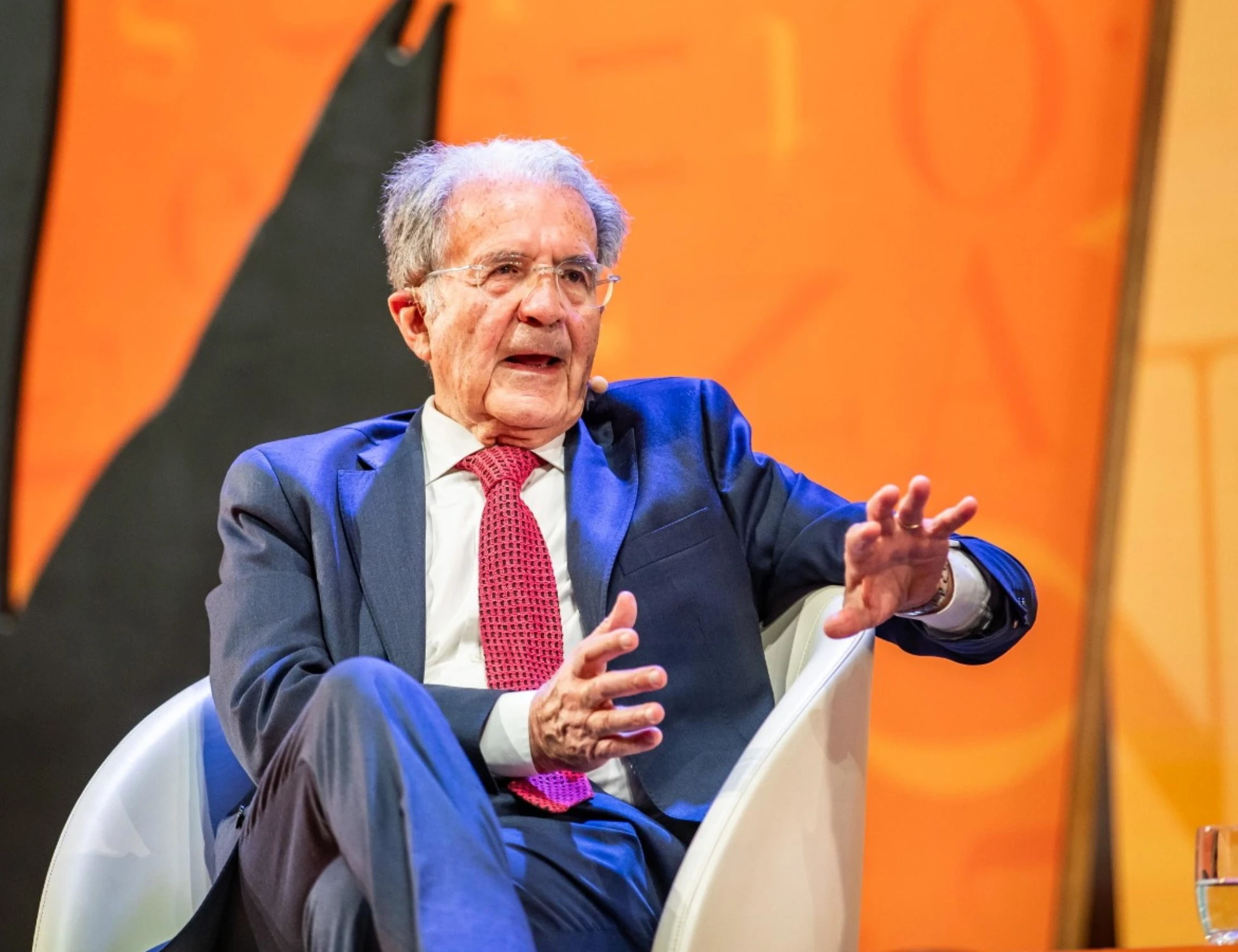 AfD, Romano Prodi nel panico. "Un fatto colossale, la prima volta dal 1945"