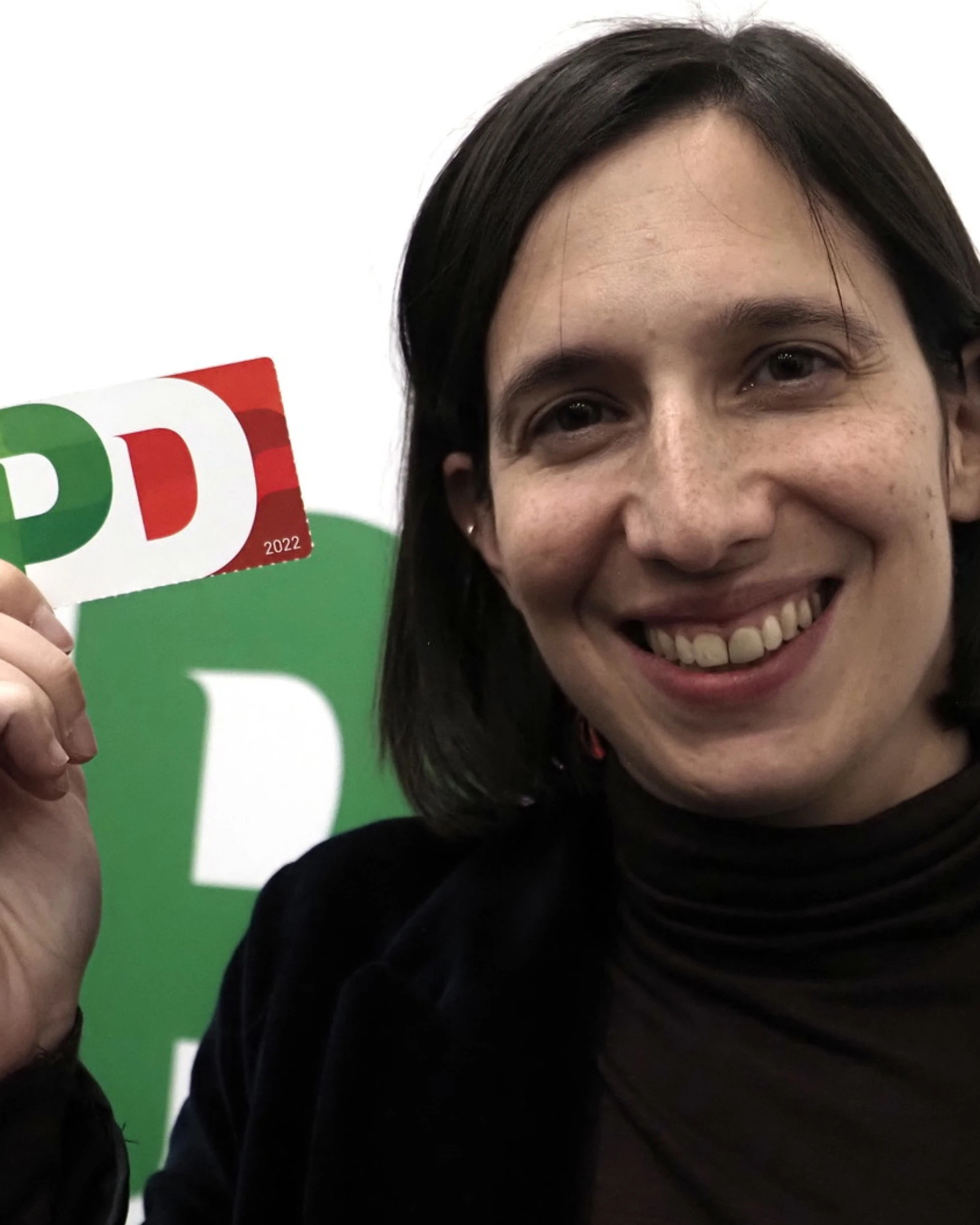 Elly Schlein, il caso che scuote il Pd: basta compravendita di tessere