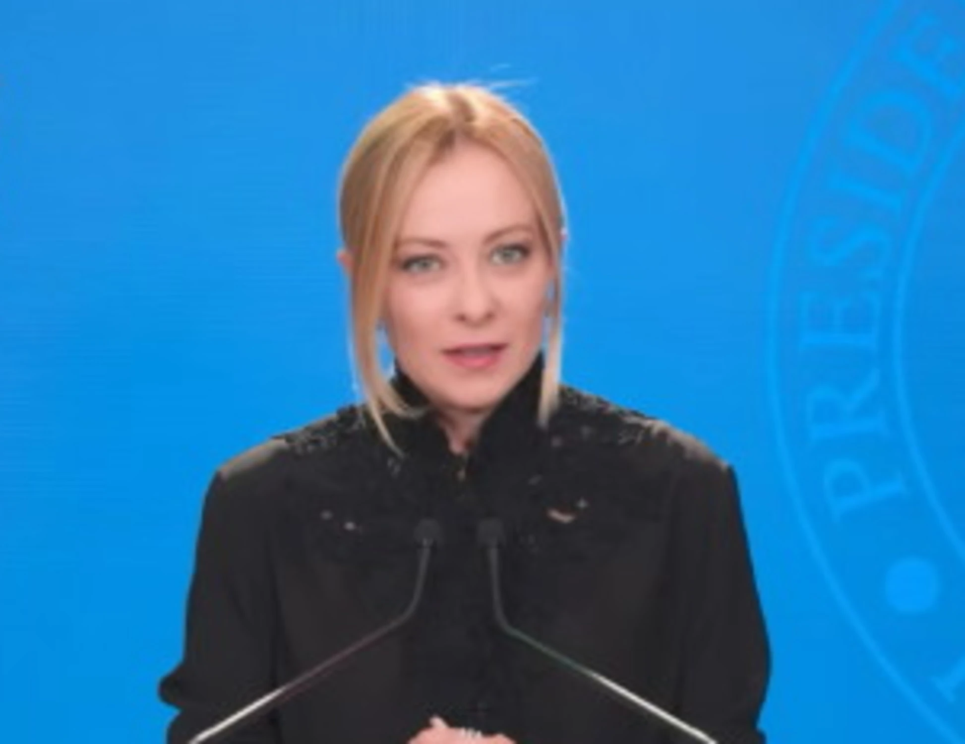 Giorgia Meloni, delirio negli Usa: al Gala della Naf...