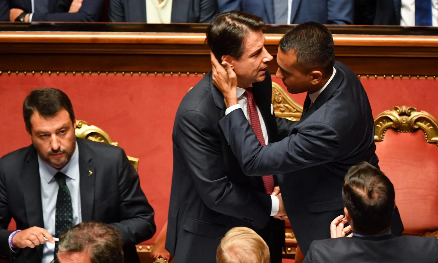 Giuseppe Conte sarà al vertice tra M5s e Pd. Senza vergogna: la sua offerta oscena per restare premier