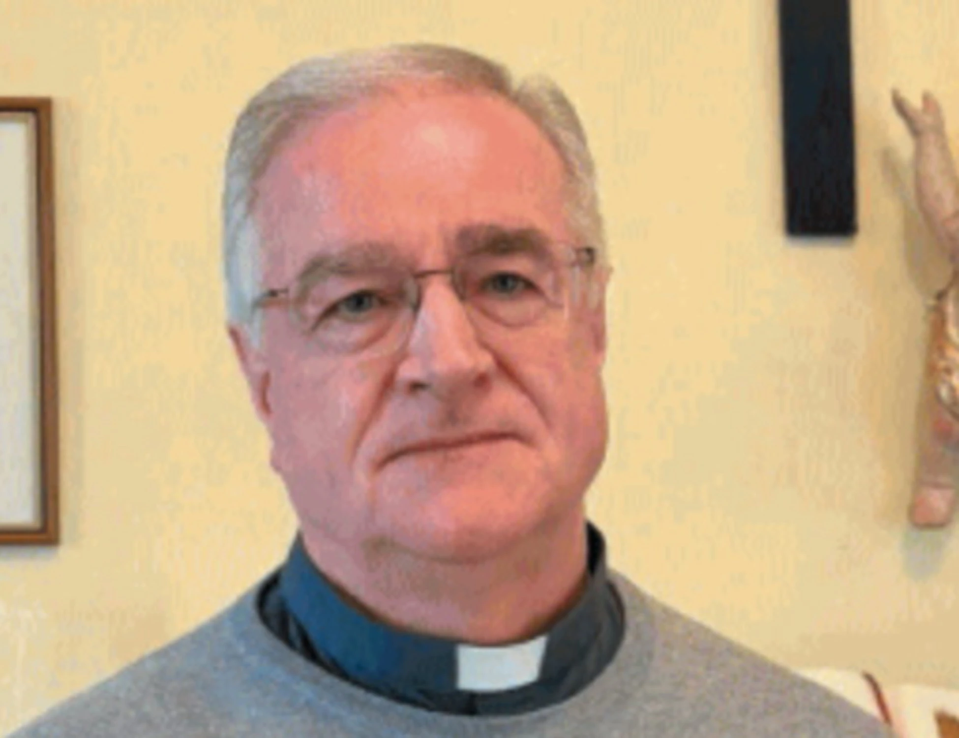 Don Cesare Micheletti, guadagno mensile e lavoro: "Ecco la vita di un parroco di provincia"