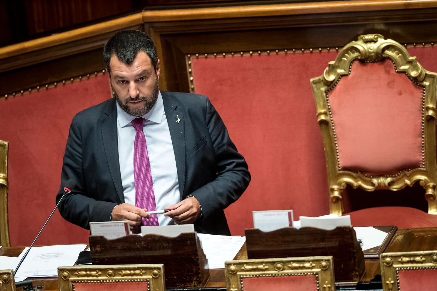 Matteo Salvini al Senato, la mossa che spariglia: "Caro Di Maio, affare fatto. Taglio ai parlamentari e voto"