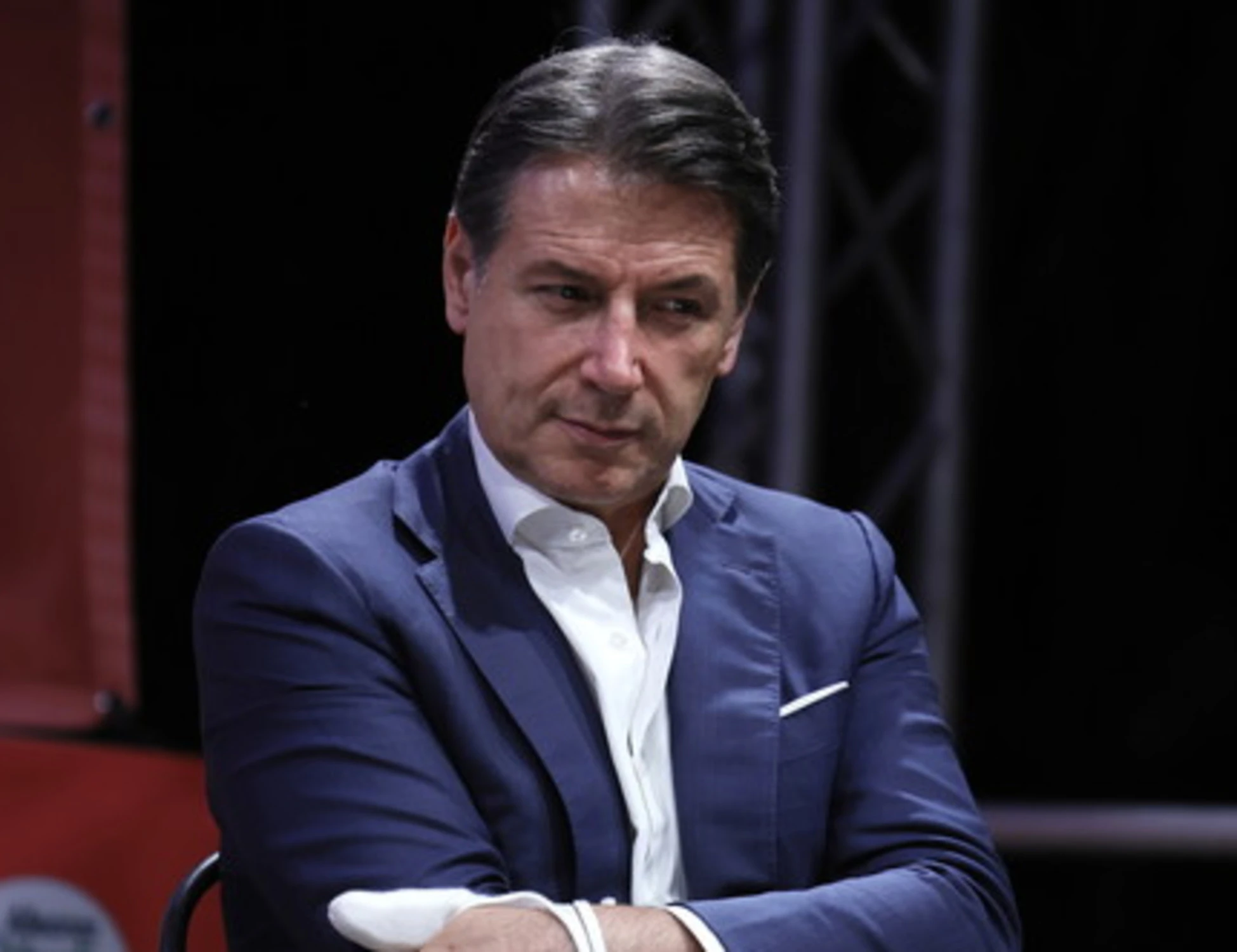 Giuseppe Conte "ha ammesso di aver mentito". FdI e la frase sfuggita che cambia tutto