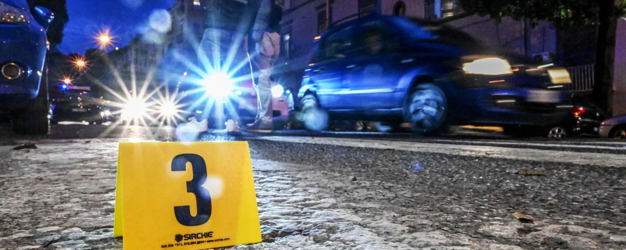 Rom ruba il revolver al poliziotto: due colpi, Milano terrorizzata