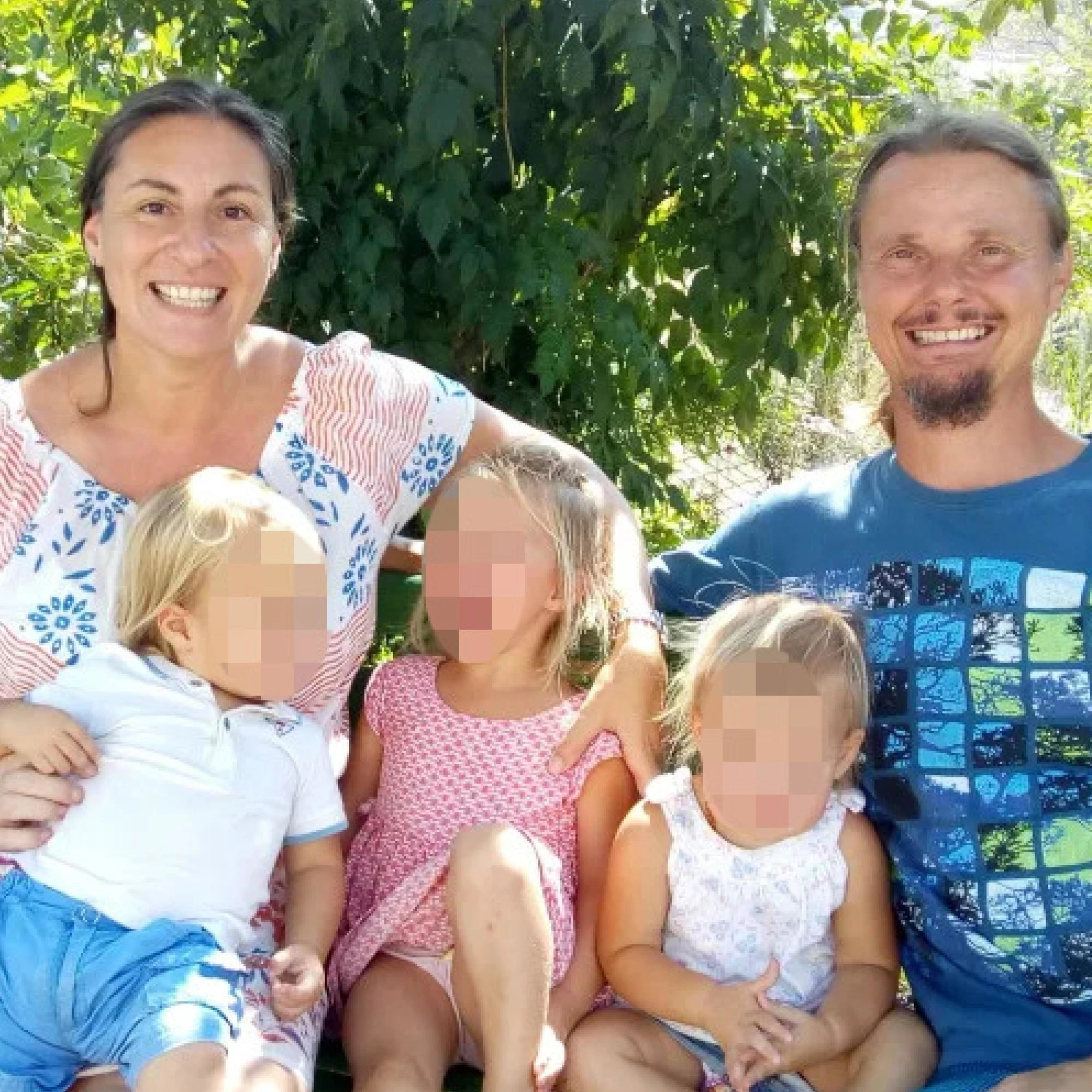 Famiglia nel Bosco, con che coraggio dicono che lo fanno per il bene dei bimbi?