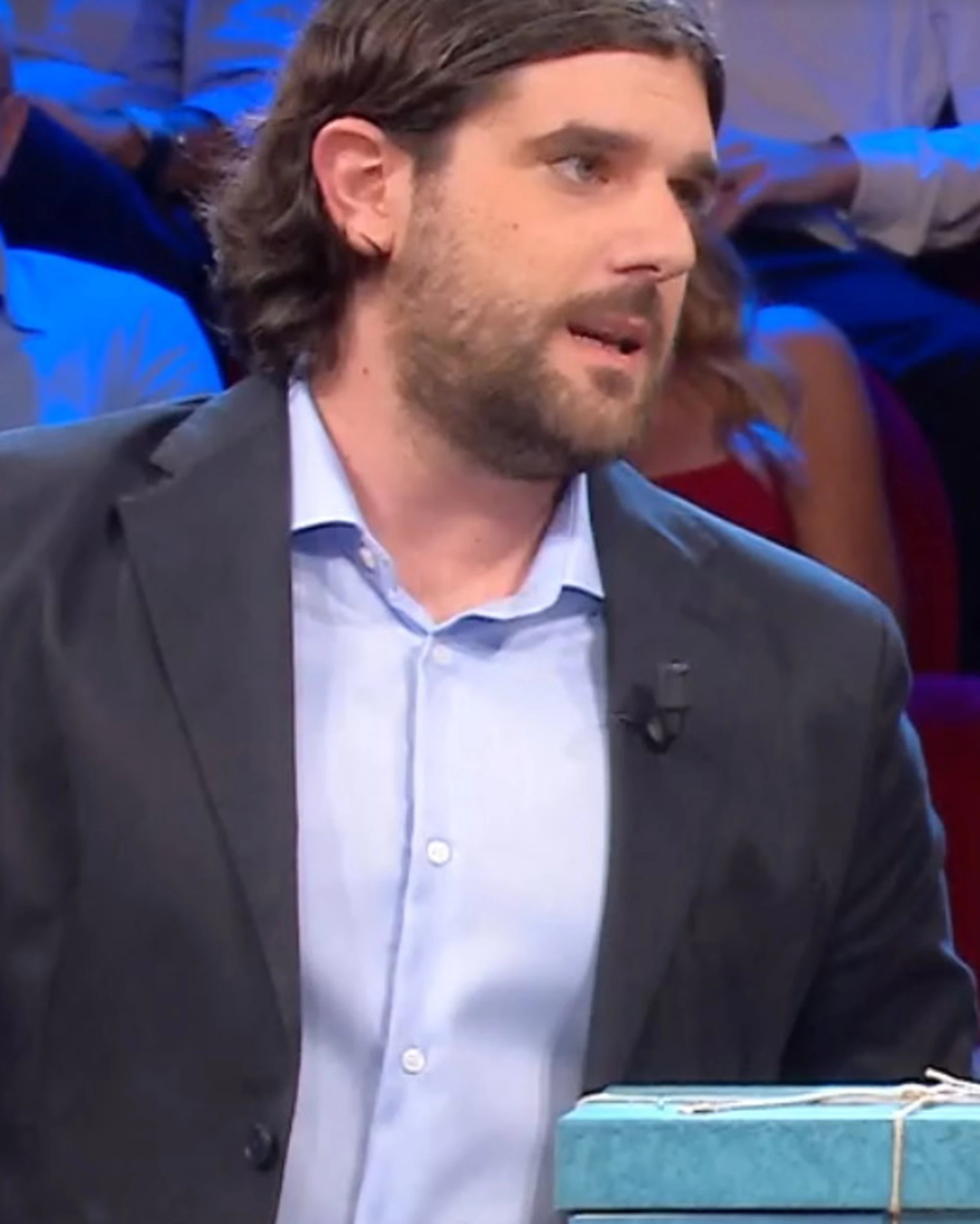 Affari Tuoi, insulti al fidanzato di Rossella: "Inutile, portasfortuna, pieno di gel"