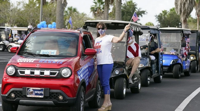 Donald Trump contro Joe Biden, barricate in strada e vetrine sigillate: si teme la guerriglia dopo il voto