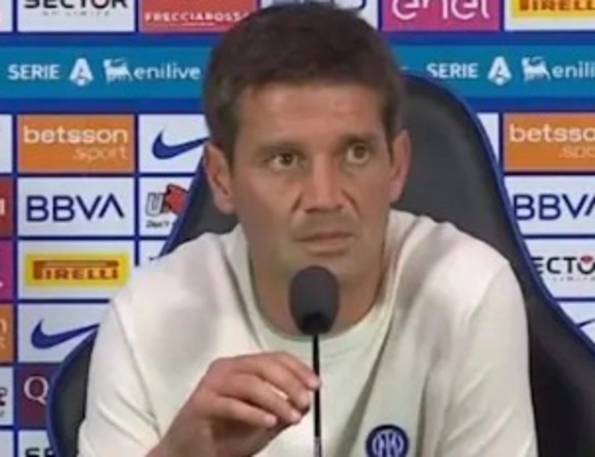 Inter, Chivu sbotta: "Mi sono rotto le p***le", la domanda che lo fa sbroccare